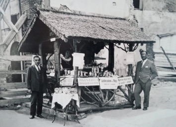 Foto Storica Apicoltura Varesina apicoltori in mercatino